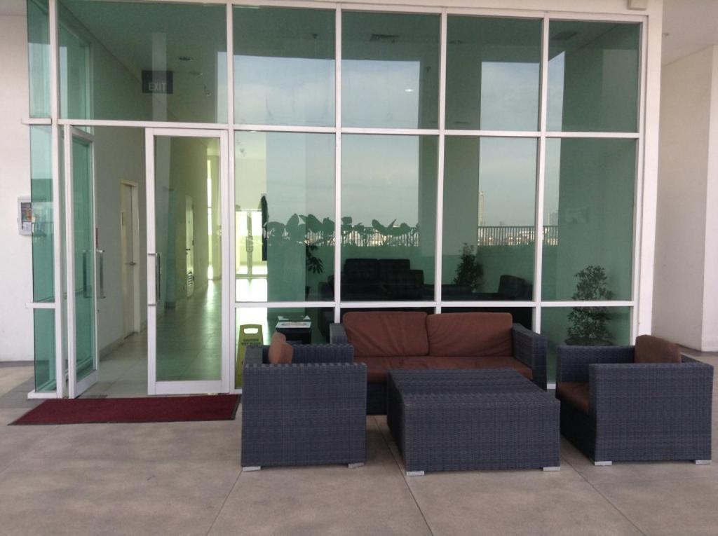 2 Bedrooms - Thamrin Executive Apartment At Jakarta Center Luaran gambar