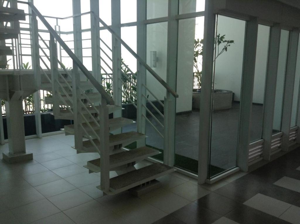 2 Bedrooms - Thamrin Executive Apartment At Jakarta Center Luaran gambar
